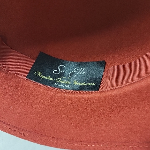 Sus-ELLE Chapelier Vintage Wool Doeskin Felt Hat with Flowers - Picture 6 of 8